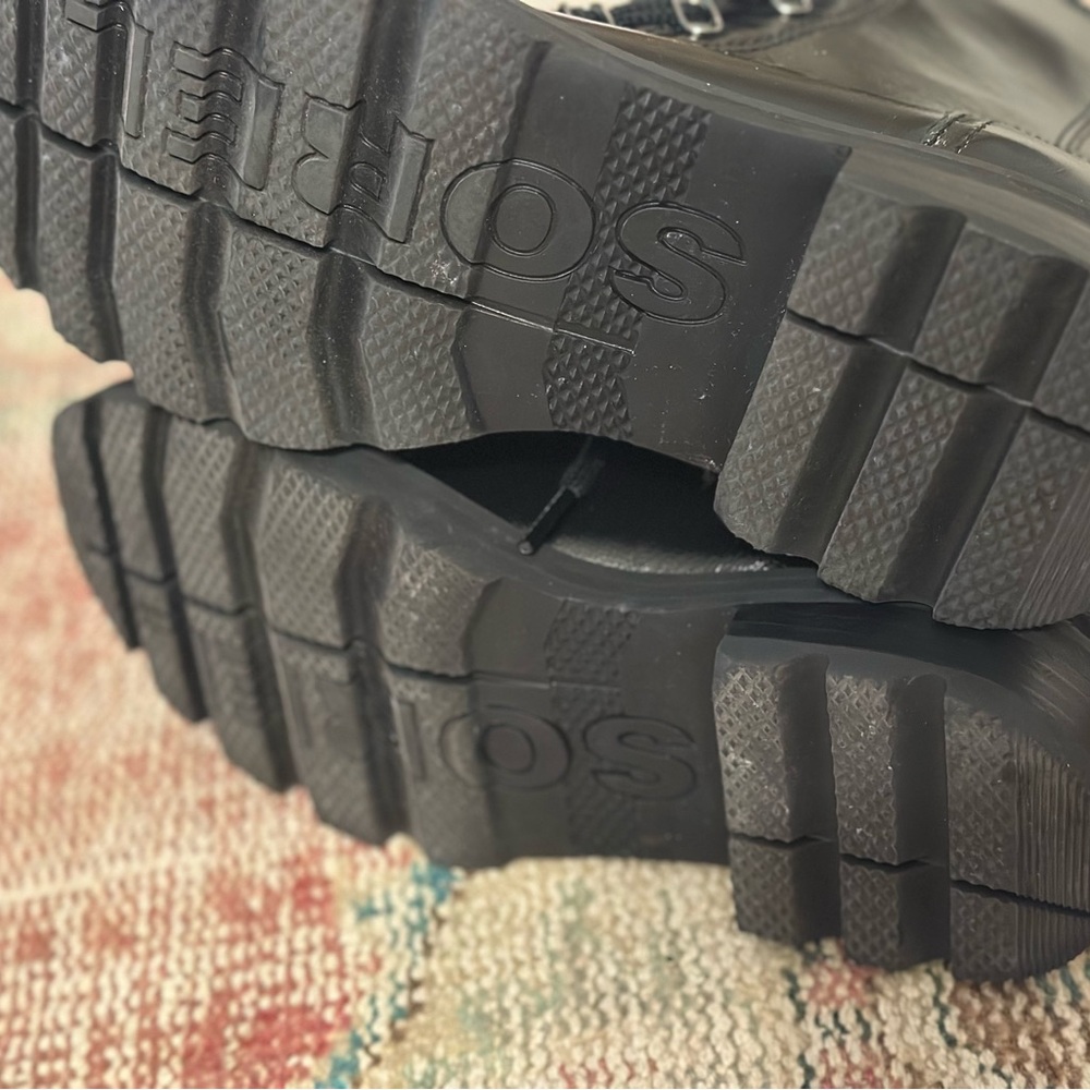 Sorel Black Lace-Up Boots with Cream Lining - Picture 3 of 4